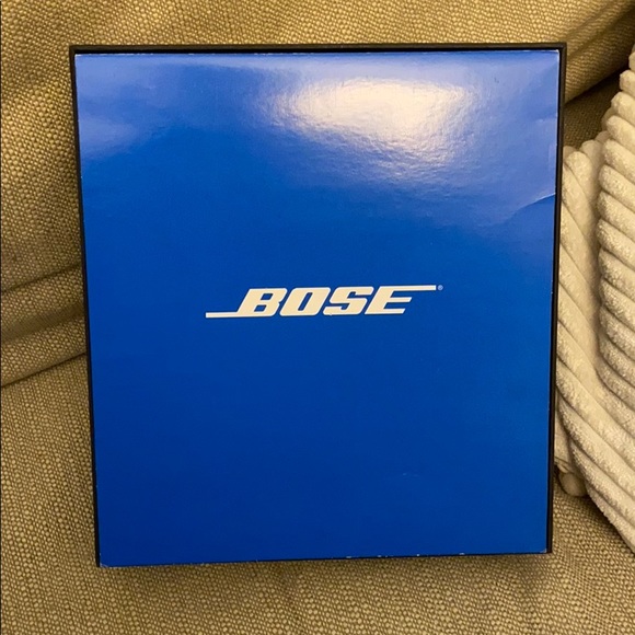 Bose on ear headphones - Picture 2 of 12